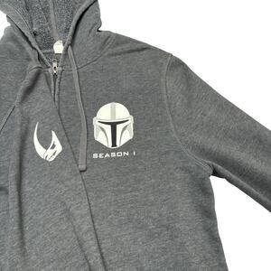 The Mandalorian Season 1 Cast & Crew Hoodie Men's Medium